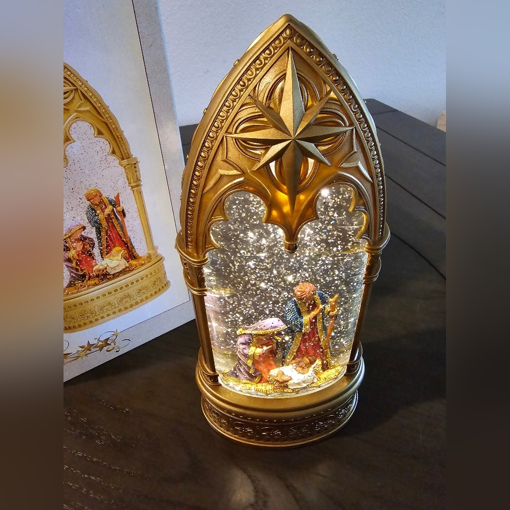 Cracker Barrel Nativity Glitter Globe
